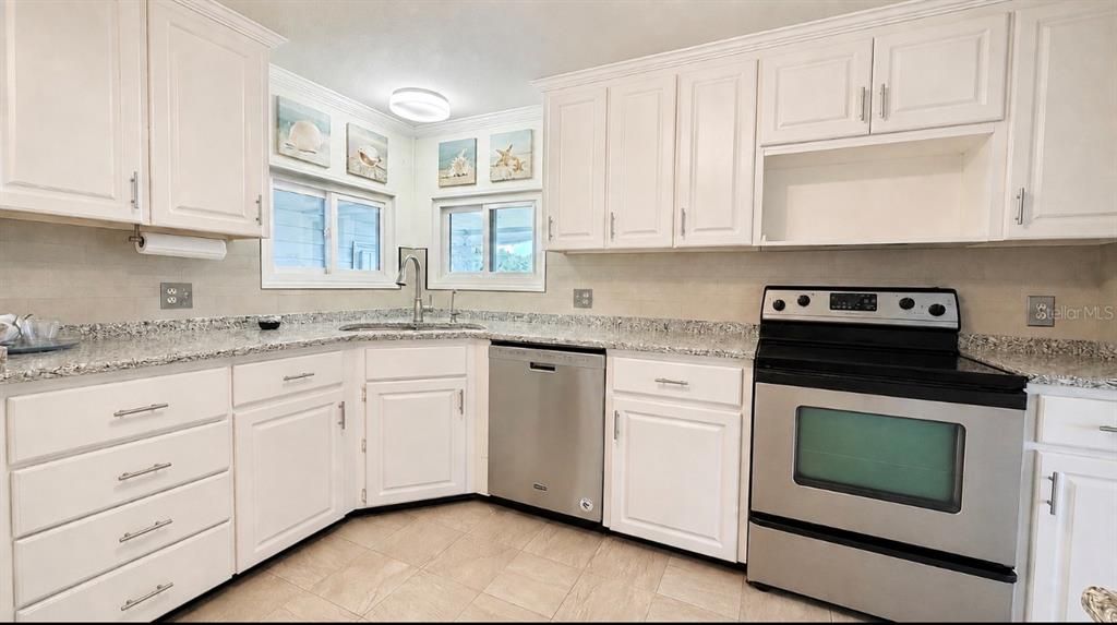 For Sale: $339,000 (2 beds, 2 baths, 1475 Square Feet)