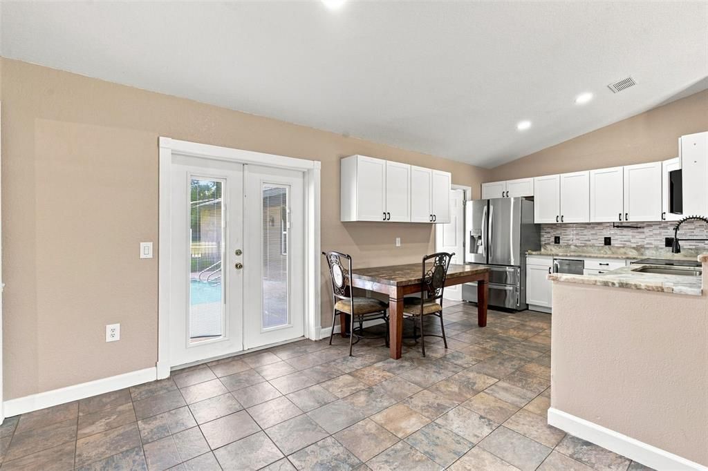 For Sale: $485,000 (5 beds, 3 baths, 2303 Square Feet)