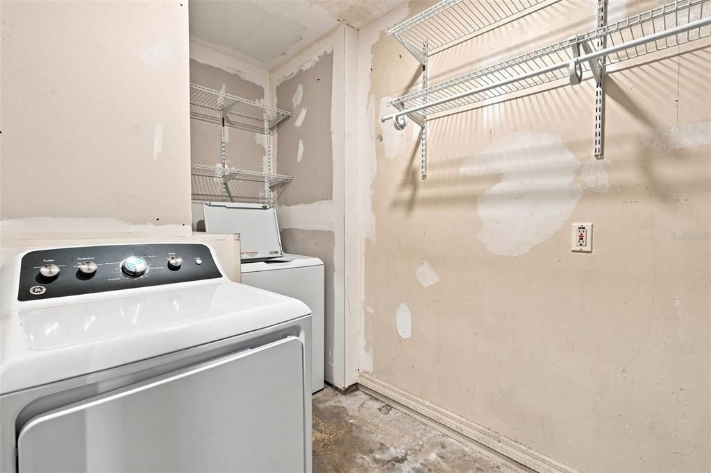 For Sale: $485,000 (5 beds, 3 baths, 2303 Square Feet)