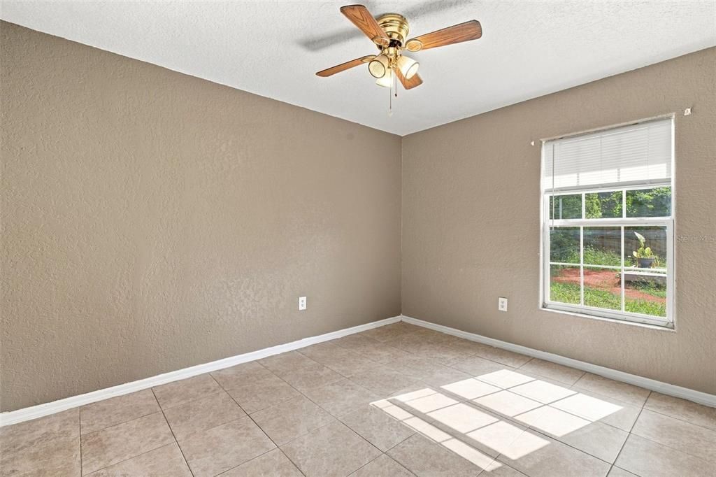 For Sale: $485,000 (5 beds, 3 baths, 2303 Square Feet)