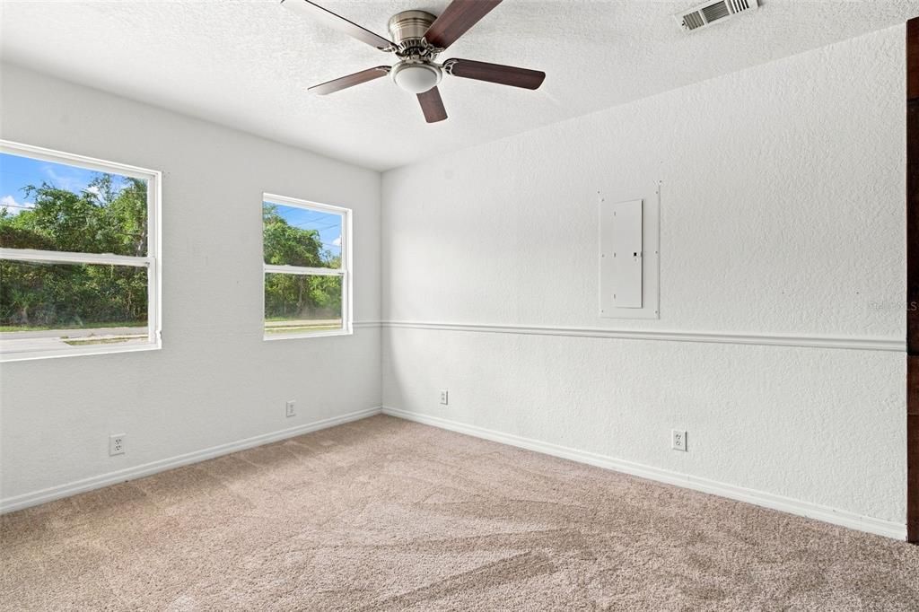 For Sale: $485,000 (5 beds, 3 baths, 2303 Square Feet)