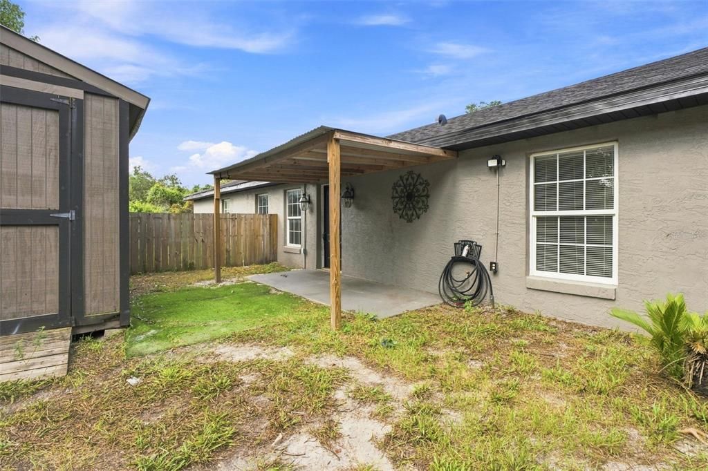 For Sale: $485,000 (5 beds, 3 baths, 2303 Square Feet)