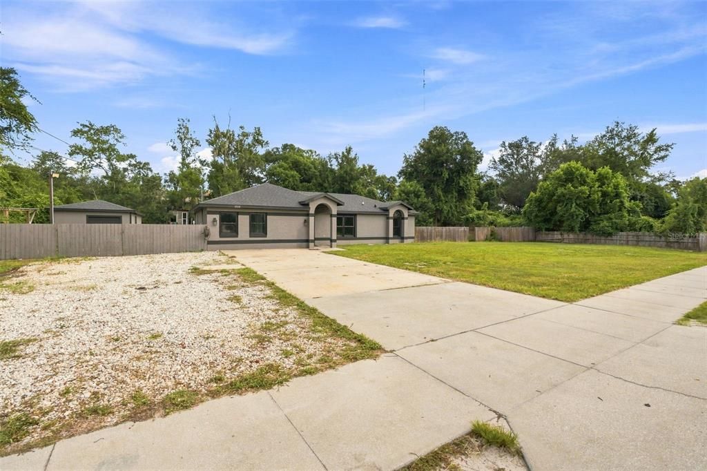 For Sale: $485,000 (5 beds, 3 baths, 2303 Square Feet)