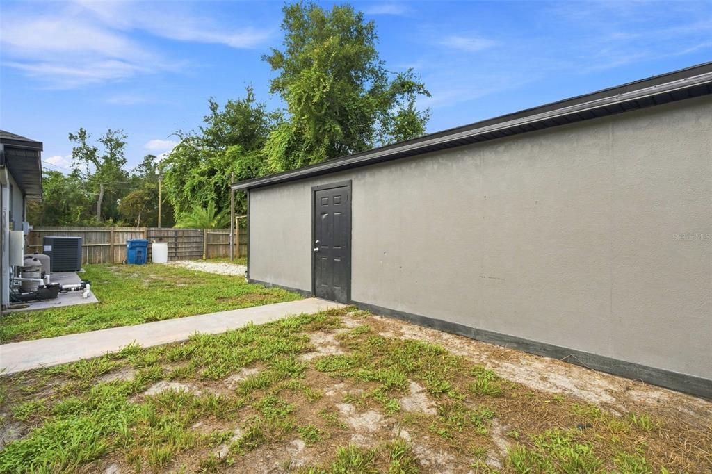 For Sale: $485,000 (5 beds, 3 baths, 2303 Square Feet)