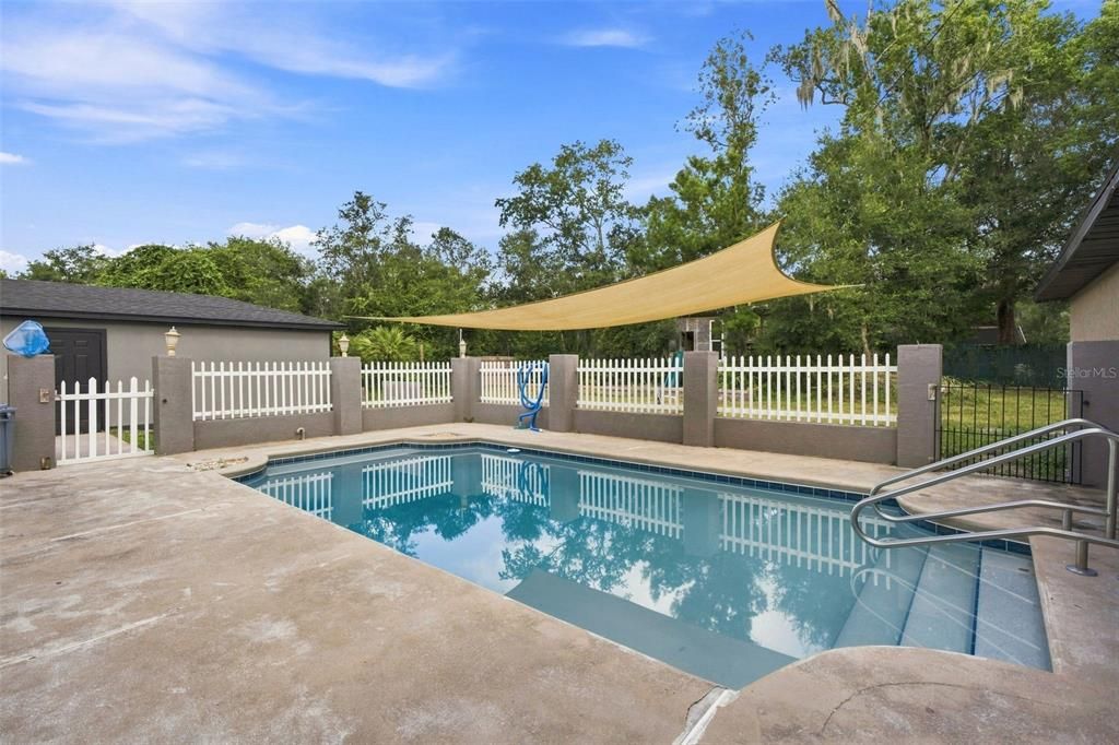 For Sale: $485,000 (5 beds, 3 baths, 2303 Square Feet)