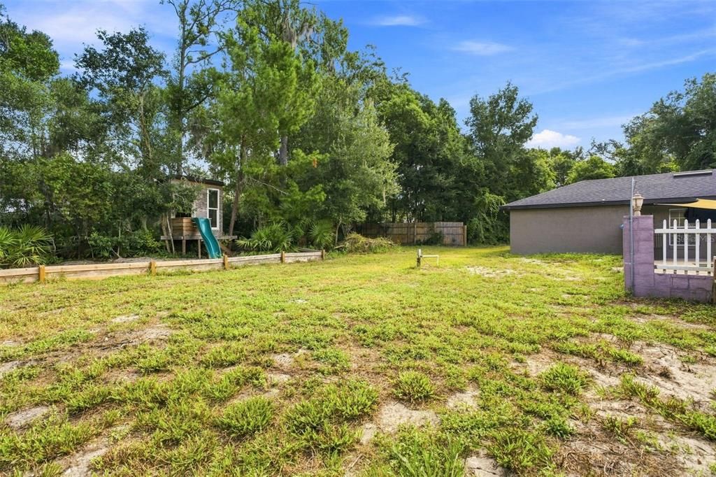 For Sale: $485,000 (5 beds, 3 baths, 2303 Square Feet)