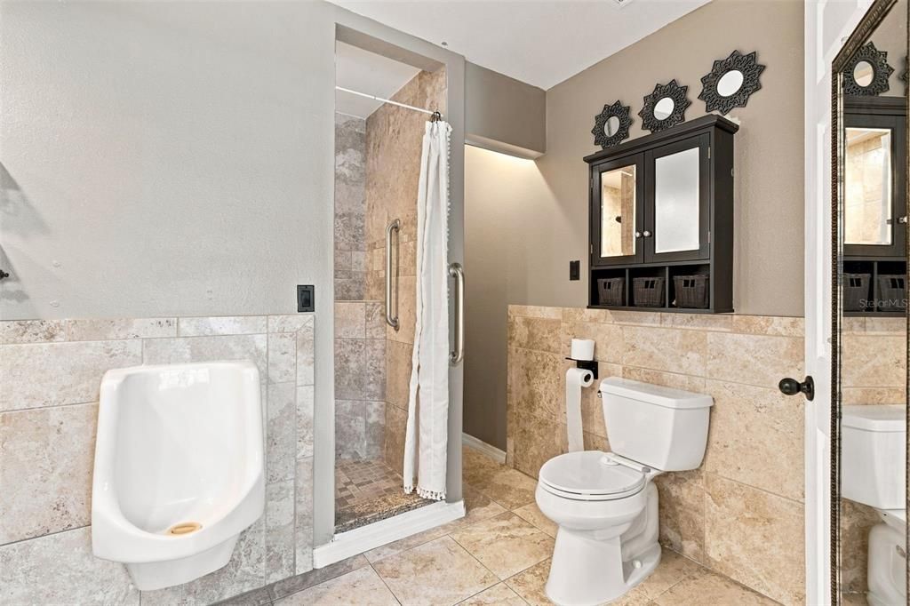 For Sale: $485,000 (5 beds, 3 baths, 2303 Square Feet)