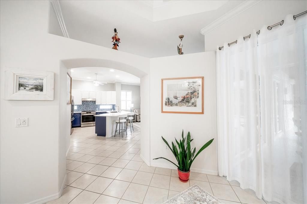 En Venta: $805,000 (2 camas, 2 baños, 1893 Pies cuadrados)