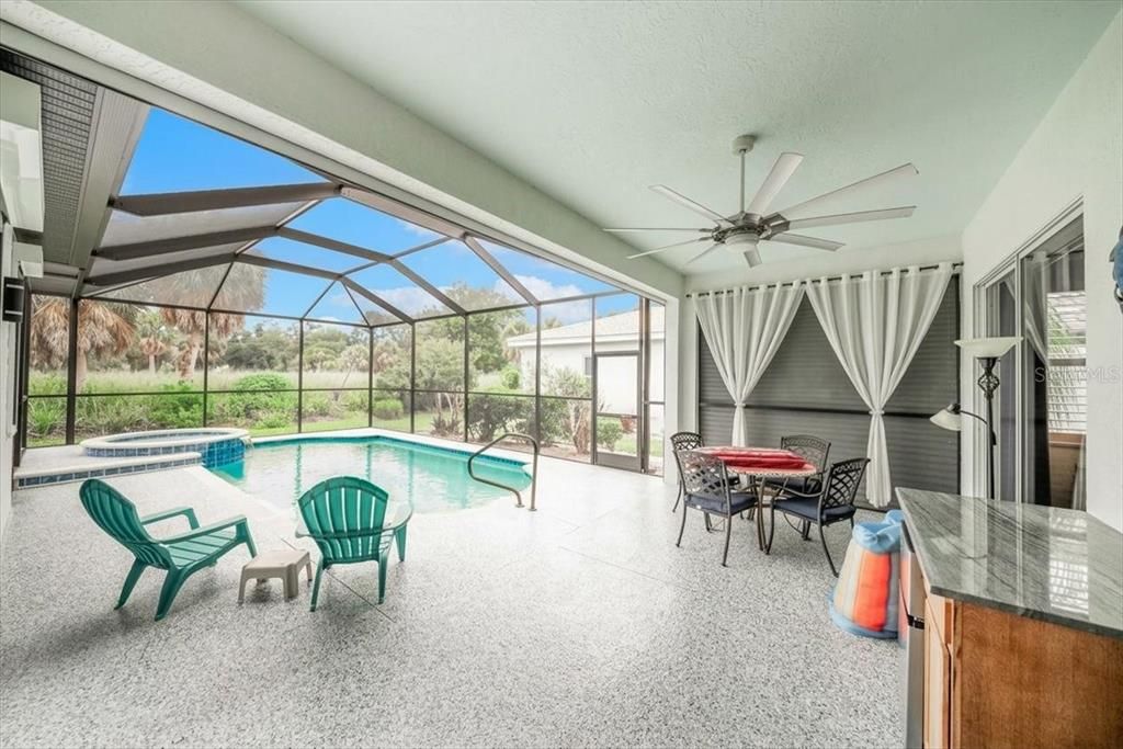 En Venta: $805,000 (2 camas, 2 baños, 1893 Pies cuadrados)