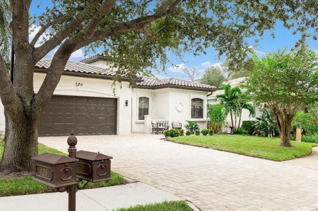 En Venta: $805,000 (2 camas, 2 baños, 1893 Pies cuadrados)