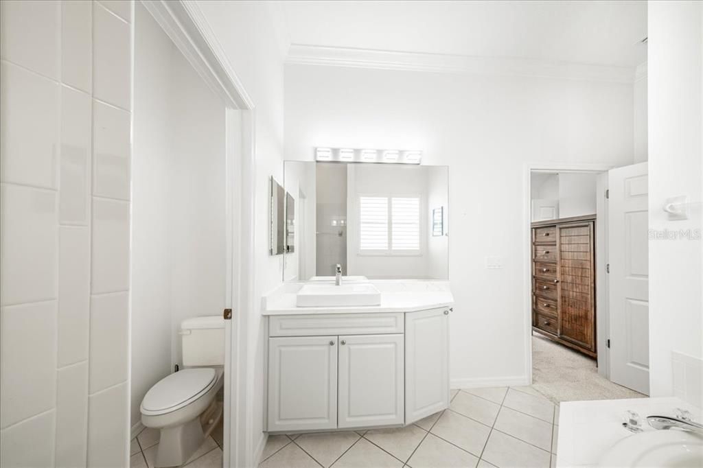 En Venta: $805,000 (2 camas, 2 baños, 1893 Pies cuadrados)