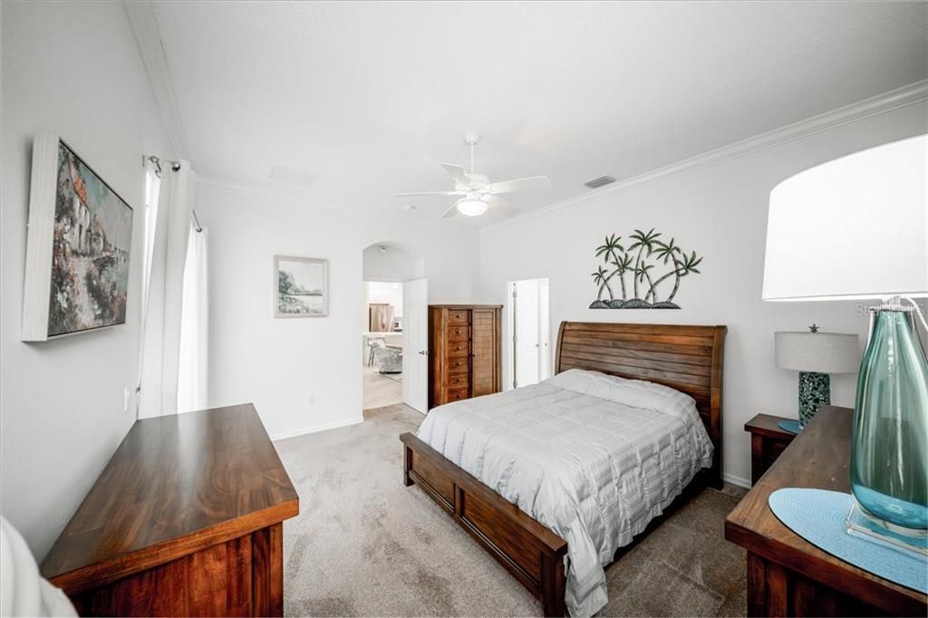 En Venta: $805,000 (2 camas, 2 baños, 1893 Pies cuadrados)