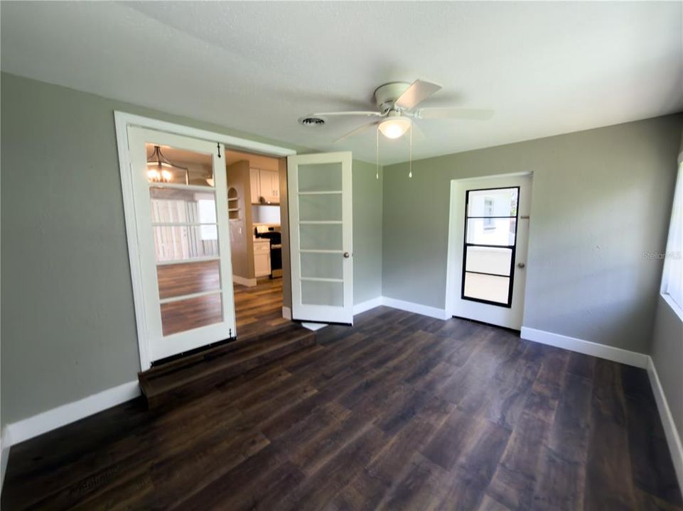 For Sale: $294,900 (3 beds, 2 baths, 1338 Square Feet)