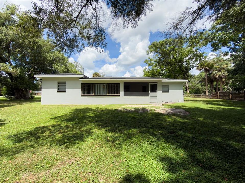 For Sale: $294,900 (3 beds, 2 baths, 1338 Square Feet)
