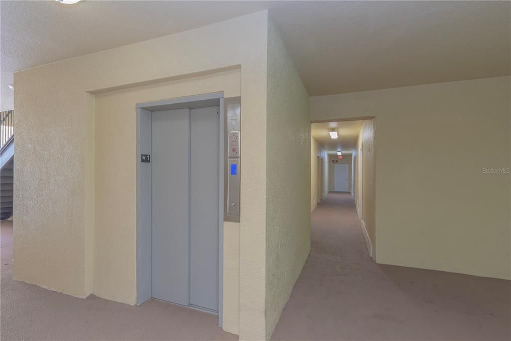 На продажу: $225,000 (3 спален, 2 ванн, 1228 Квадратных фут)