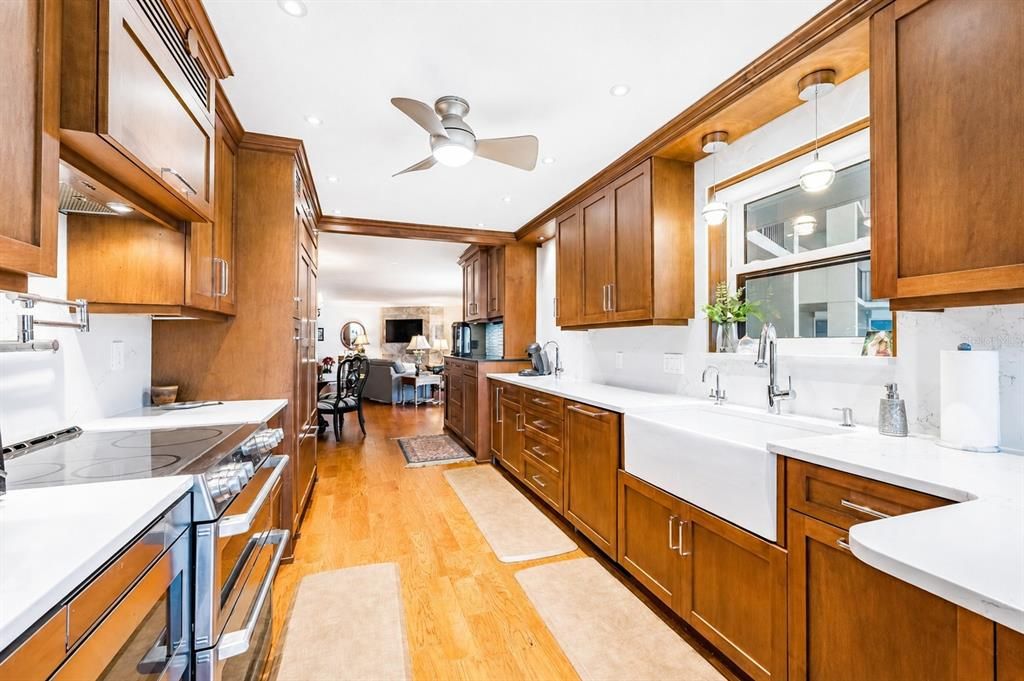 На продажу: $1,375,000 (2 спален, 2 ванн, 1880 Квадратных фут)