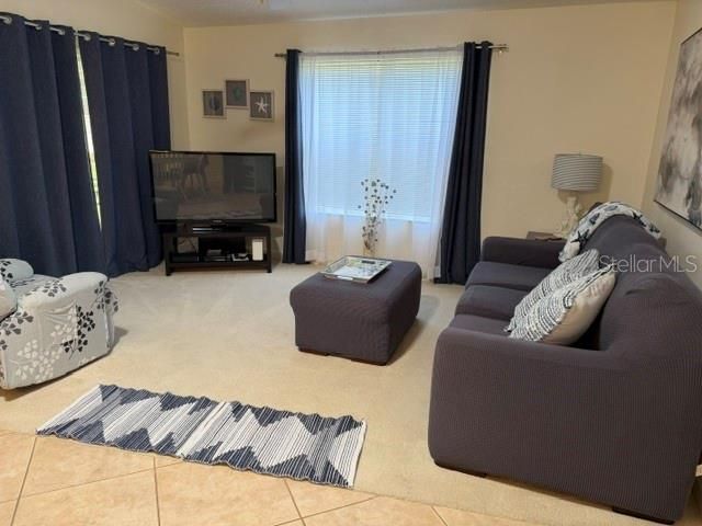 For Rent: $1,900 (2 beds, 2 baths, 1100 Square Feet)