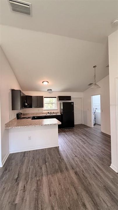 For Rent: $1,700 (3 beds, 2 baths, 1014 Square Feet)