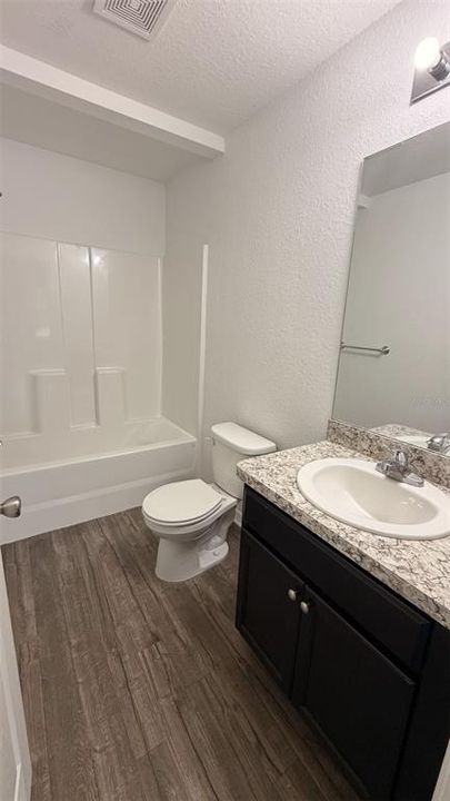 For Rent: $1,700 (3 beds, 2 baths, 1014 Square Feet)