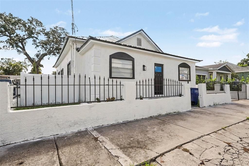 На продажу: $349,000 (3 спален, 2 ванн, 1591 Квадратных фут)