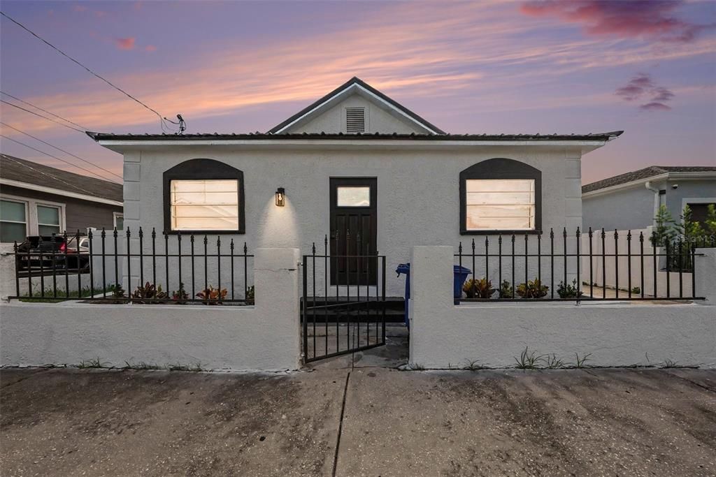 На продажу: $349,000 (3 спален, 2 ванн, 1591 Квадратных фут)