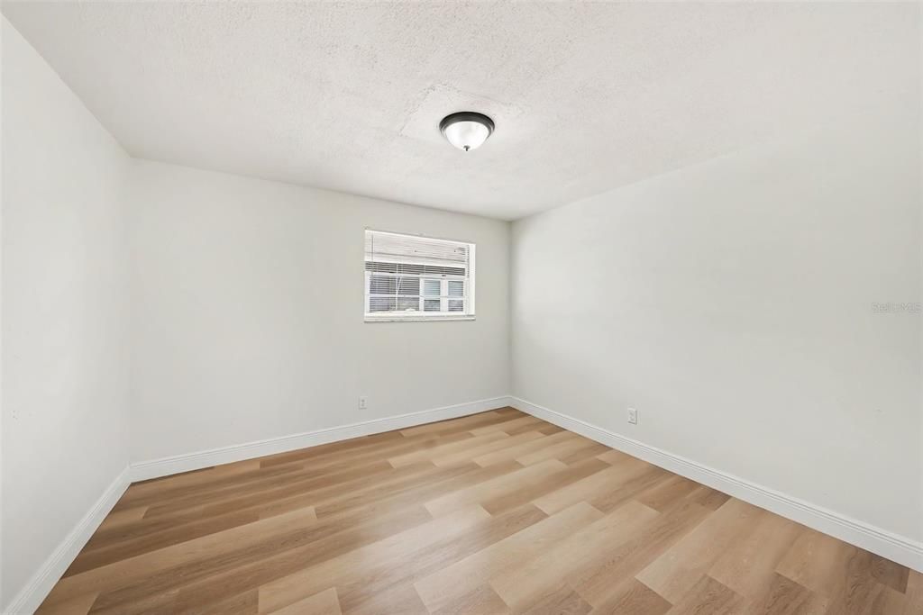 На продажу: $349,000 (3 спален, 2 ванн, 1591 Квадратных фут)