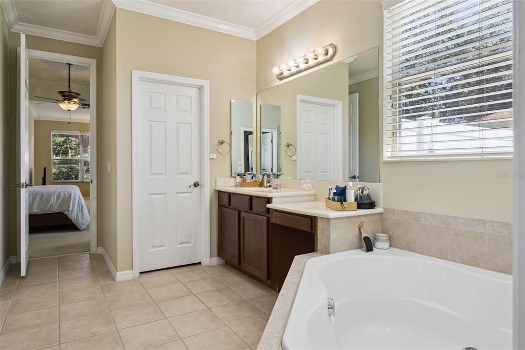 For Sale: $499,999 (4 beds, 3 baths, 2873 Square Feet)