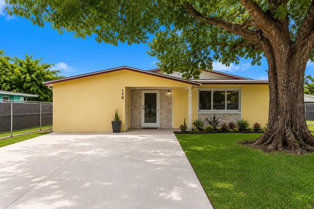 Recently Sold: $449,000 (4 beds, 2 baths, 1462 Square Feet)