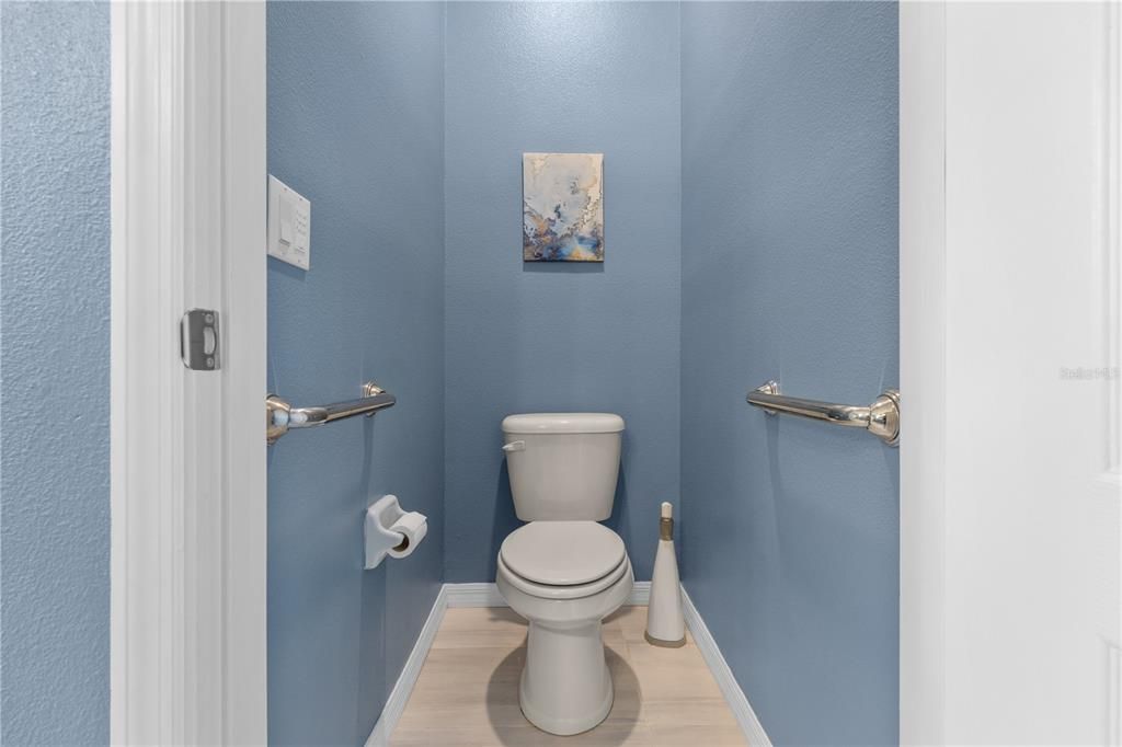 For Sale: $559,900 (4 beds, 3 baths, 2297 Square Feet)