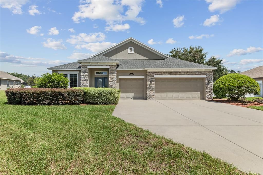 For Sale: $559,900 (4 beds, 3 baths, 2297 Square Feet)