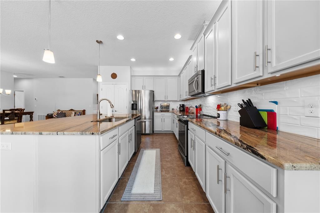 For Sale: $559,900 (4 beds, 3 baths, 2297 Square Feet)