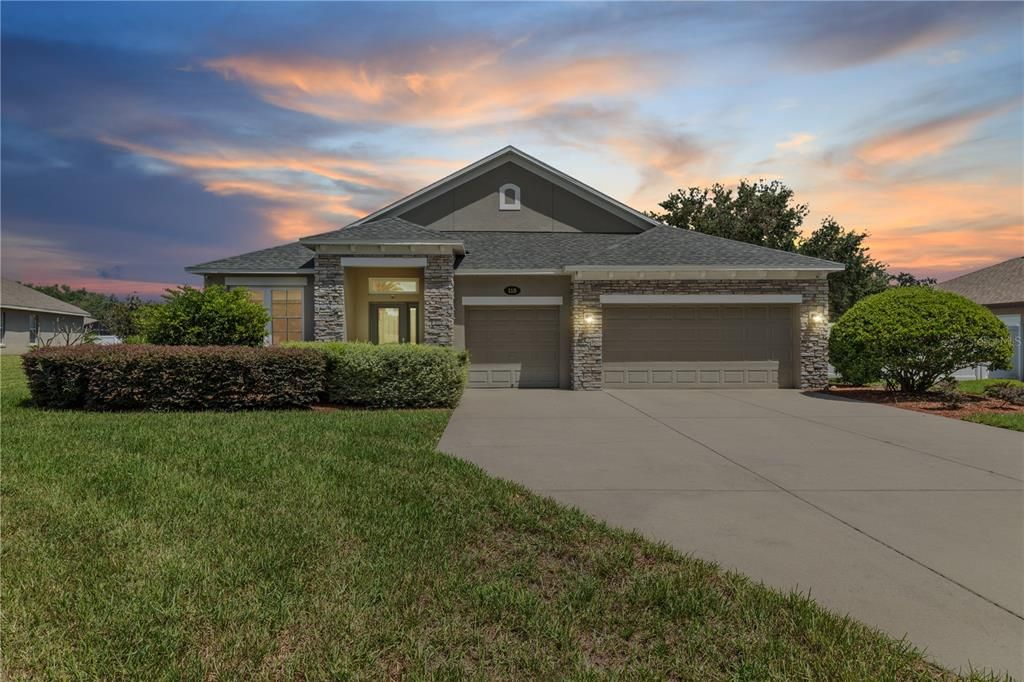 For Sale: $559,900 (4 beds, 3 baths, 2297 Square Feet)