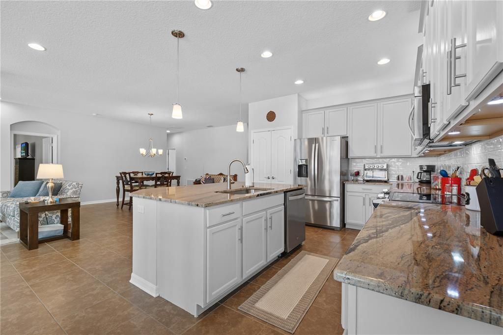 For Sale: $559,900 (4 beds, 3 baths, 2297 Square Feet)