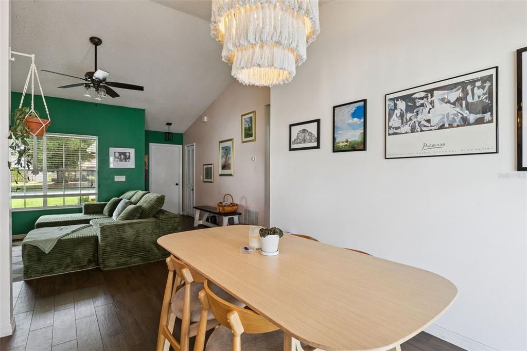 En Venta: $310,000 (3 camas, 2 baños, 1157 Pies cuadrados)