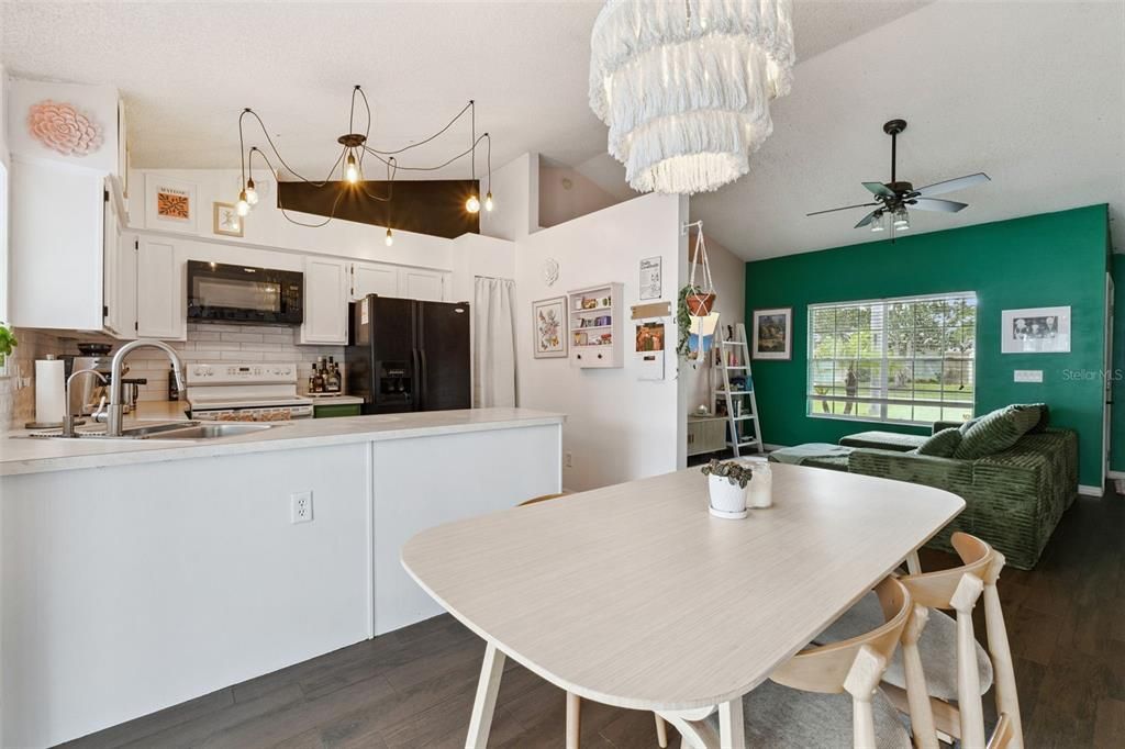 En Venta: $310,000 (3 camas, 2 baños, 1157 Pies cuadrados)