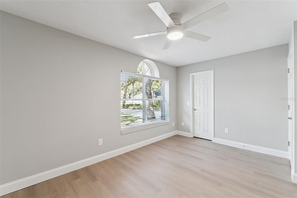 For Sale: $399,000 (3 beds, 2 baths, 1309 Square Feet)
