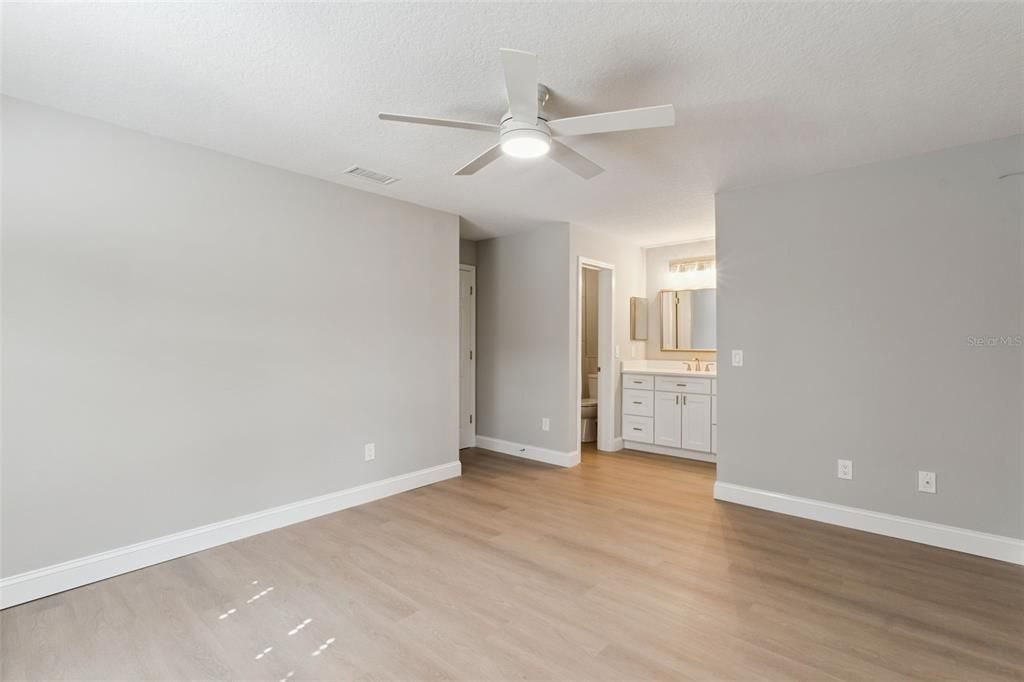 For Sale: $399,000 (3 beds, 2 baths, 1309 Square Feet)