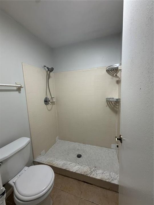 For Rent: $1,300 (2 beds, 2 baths, 938 Square Feet)