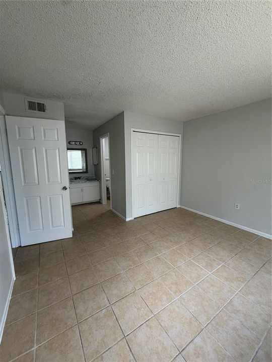 For Rent: $1,300 (2 beds, 2 baths, 938 Square Feet)