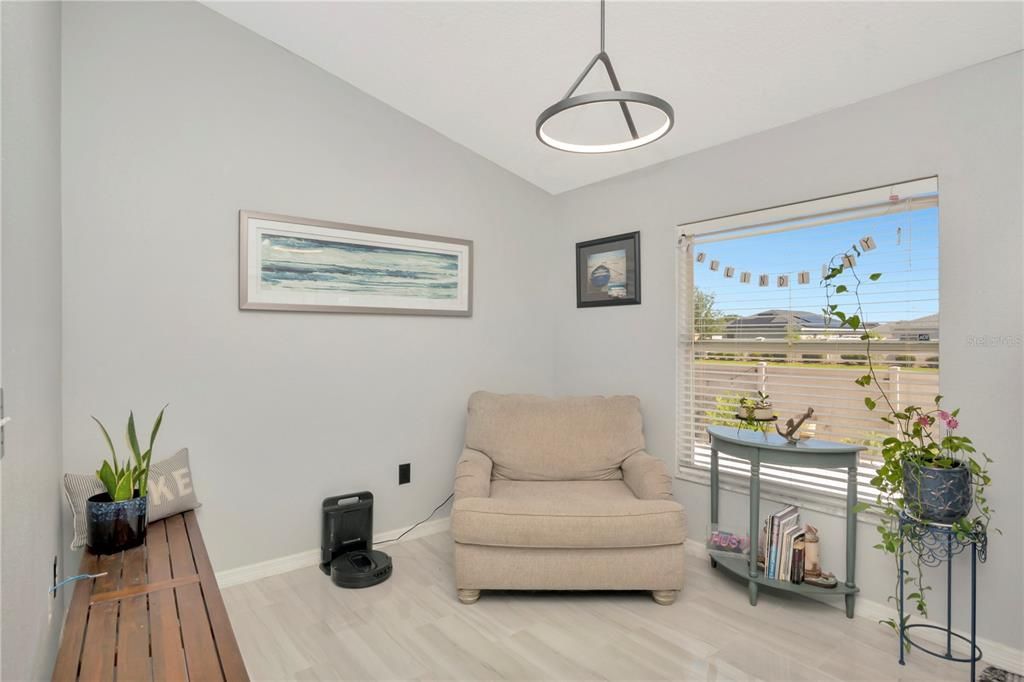 For Sale: $370,000 (3 beds, 2 baths, 2082 Square Feet)