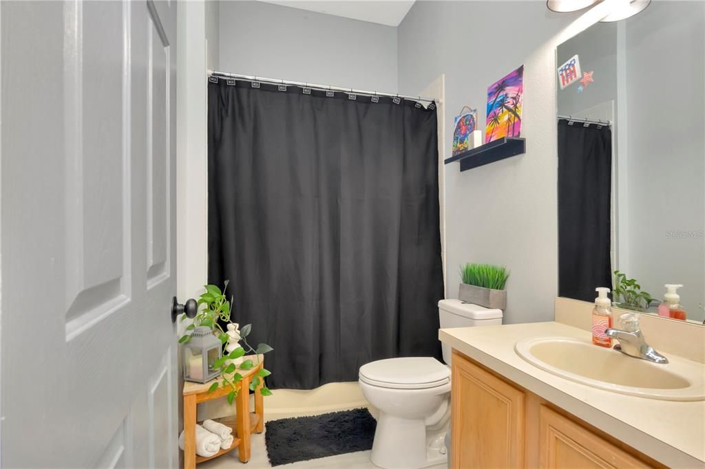 For Sale: $370,000 (3 beds, 2 baths, 2082 Square Feet)