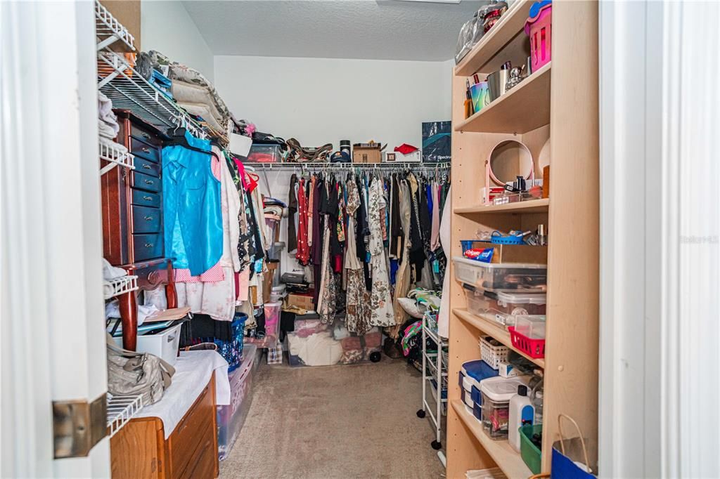 For Sale: $335,000 (3 beds, 2 baths, 1963 Square Feet)
