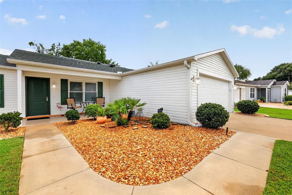 For Sale: $355,000 (2 beds, 2 baths, 1452 Square Feet)