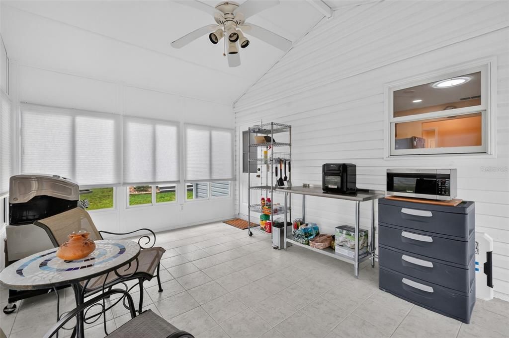 For Sale: $355,000 (2 beds, 2 baths, 1452 Square Feet)