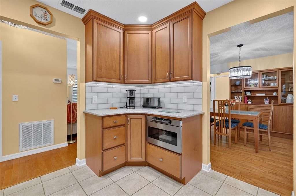 For Sale: $355,000 (2 beds, 2 baths, 1452 Square Feet)