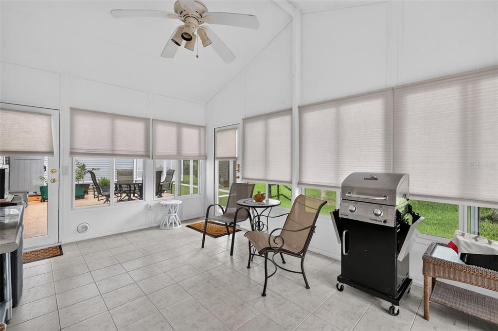 For Sale: $355,000 (2 beds, 2 baths, 1452 Square Feet)