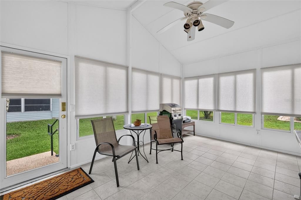 For Sale: $355,000 (2 beds, 2 baths, 1452 Square Feet)