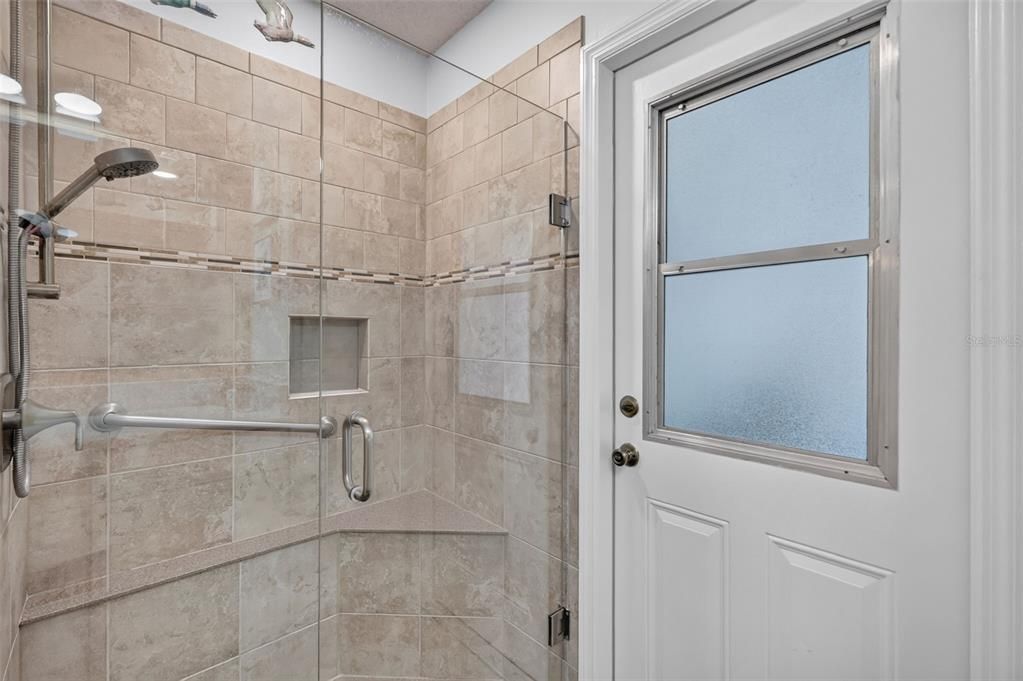 For Sale: $355,000 (2 beds, 2 baths, 1452 Square Feet)
