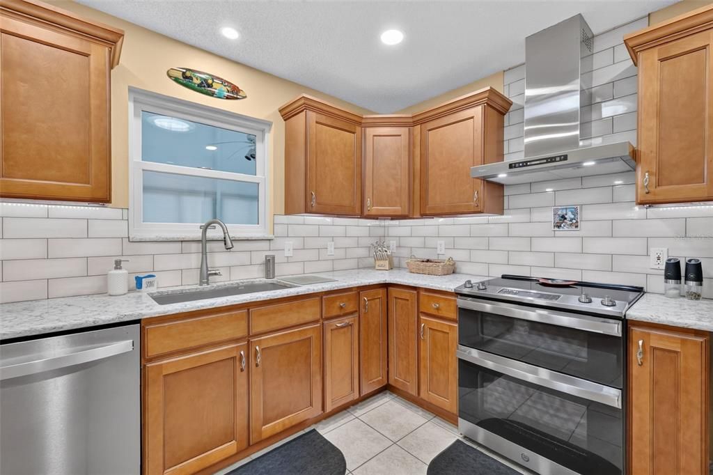 For Sale: $355,000 (2 beds, 2 baths, 1452 Square Feet)