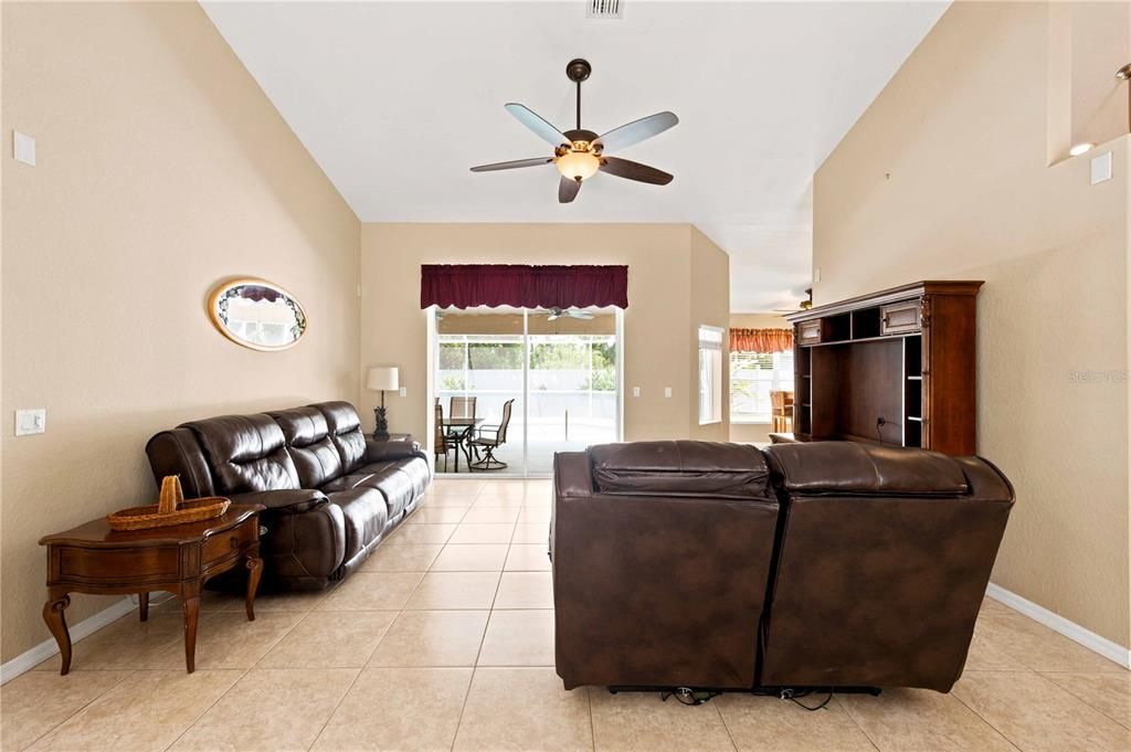 For Sale: $424,900 (3 beds, 2 baths, 1781 Square Feet)